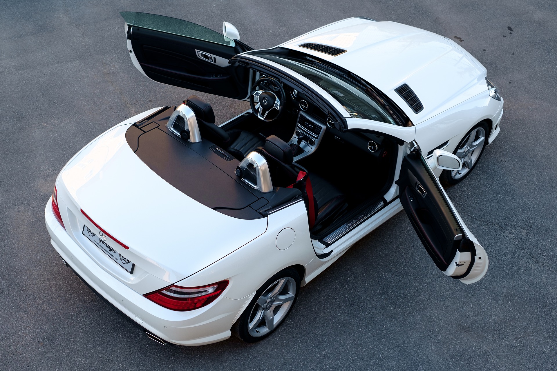 Bilen med nedfällbart tak – cabriolet