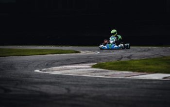 Kör gokart och ha roligt